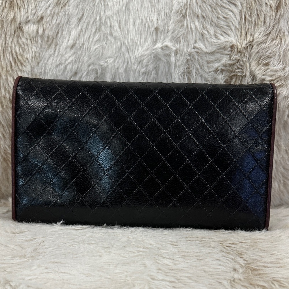 CHANEL Black Quilted wallet with Silver Logo - Picture 2 of 6